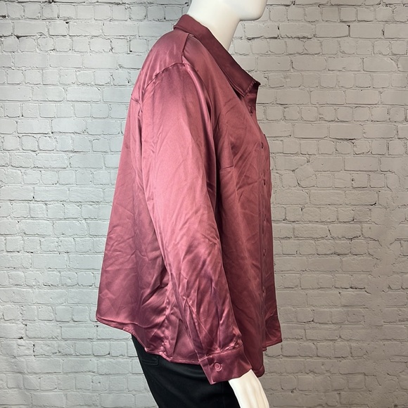 Love, Fire Purple Satin Oversized Button Down Top Plus Size 2X - Picture 4 of 6